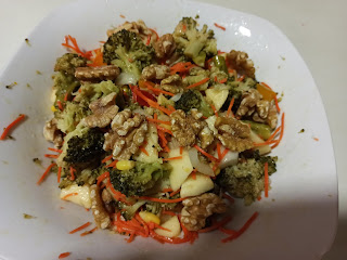 Ensalada De Brocoli, Pimiento Rojo Y Manzana
