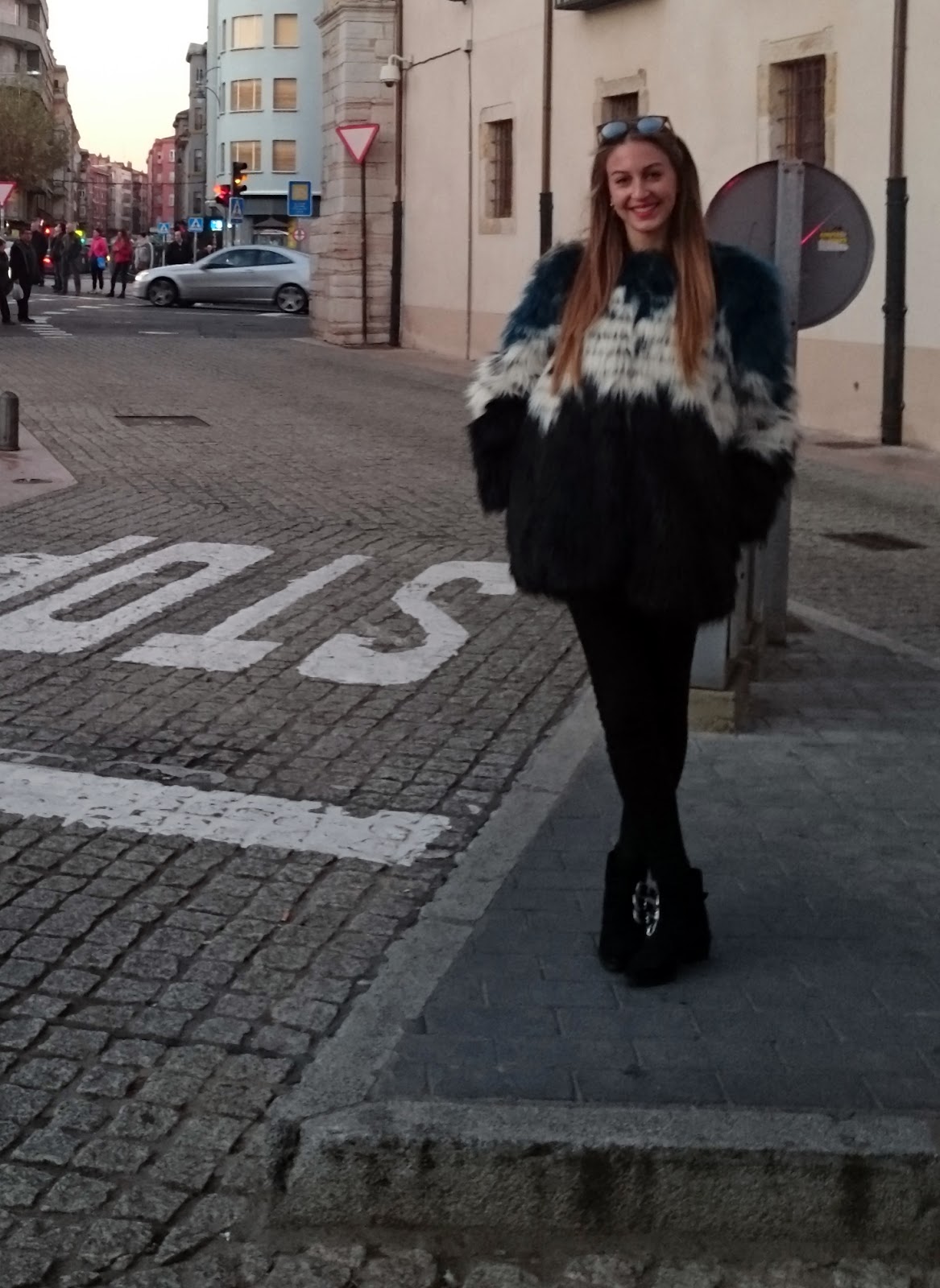 Abrigo de pelo tricolor | Si Coppelia Vistiera de Prada