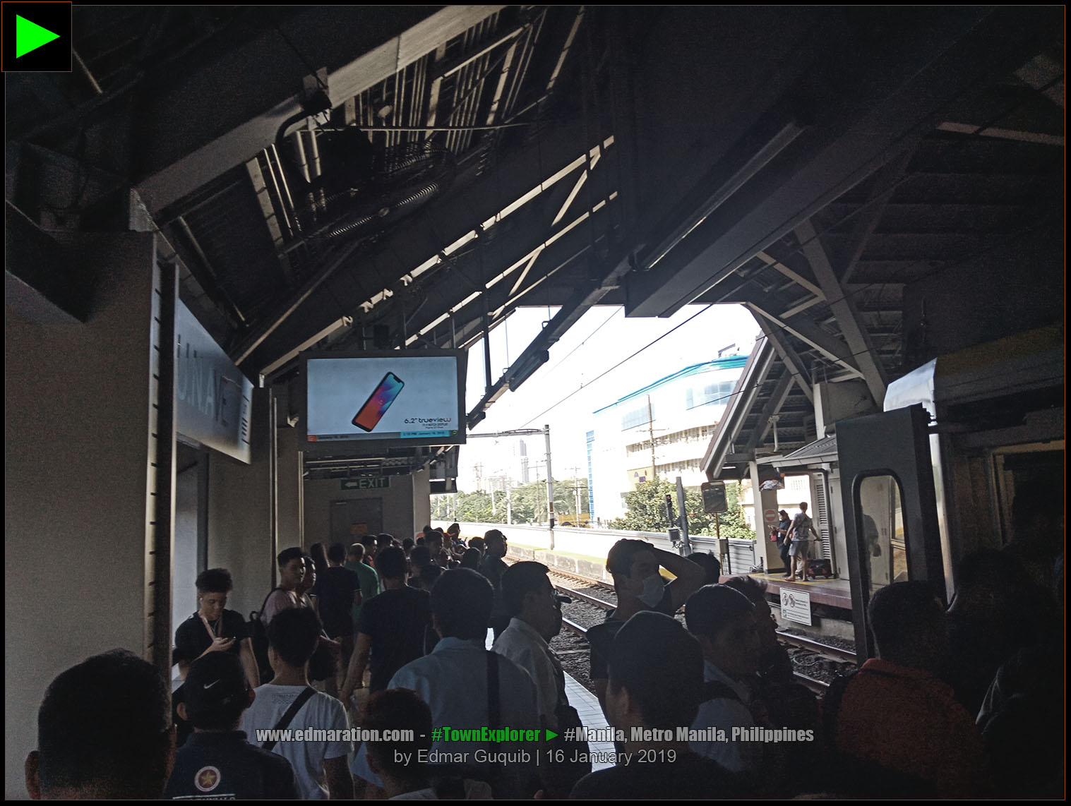 UN AVENUE LRT STATION