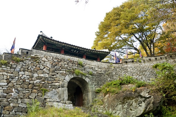 ป้อมปราการนัมฮันซันซ็อง (Namhansanseong Fortress: 남한산성)