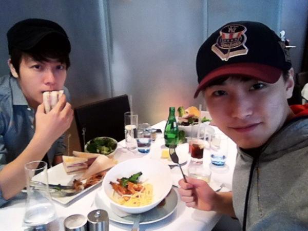 Always 13elieve Super Junior: Sungmin and Donghae excitedly eating in ...