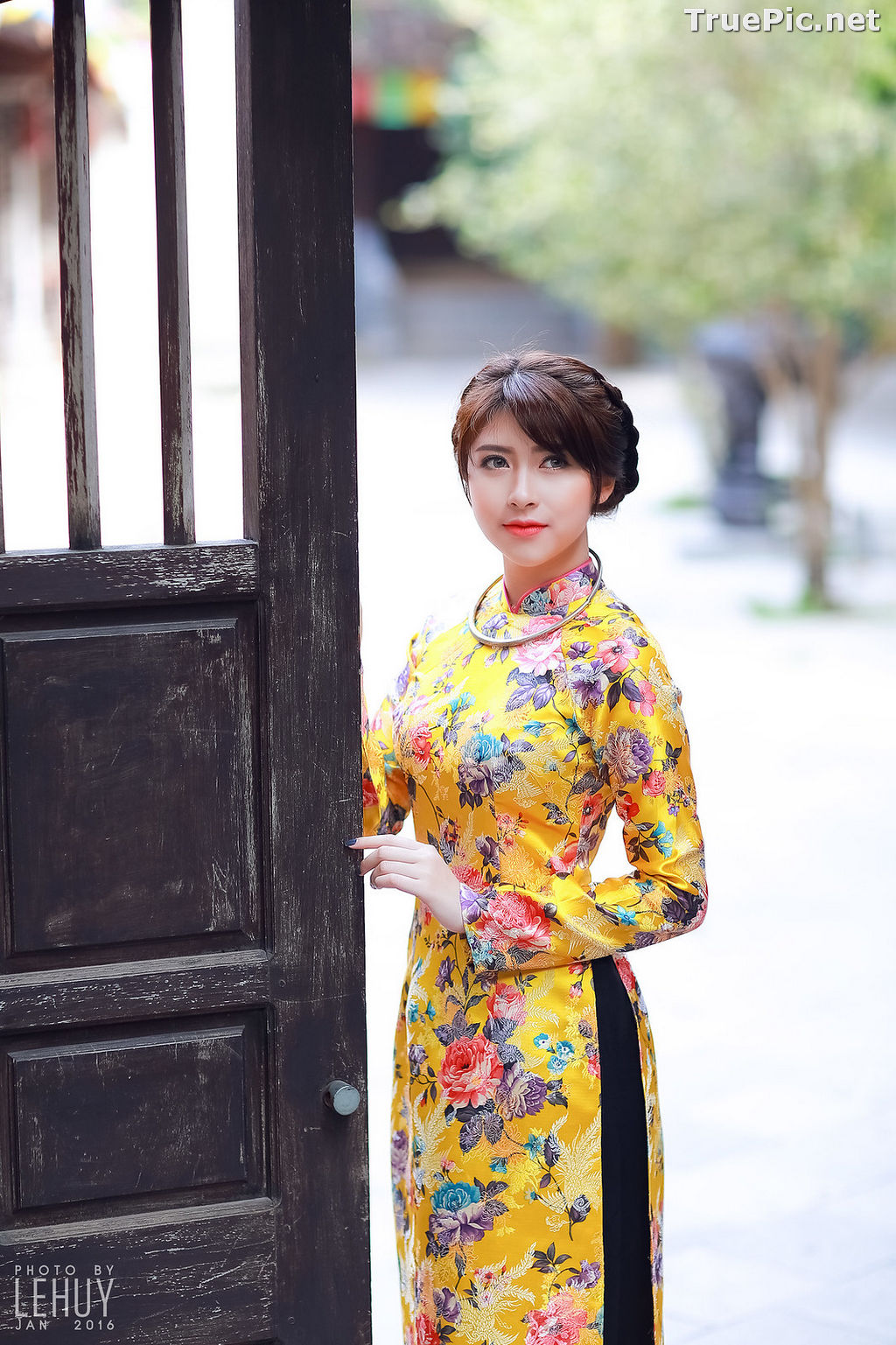 Image The Beauty of Vietnamese Girls with Traditional Dress (Ao Dai) #5 - TruePic.net - Picture-64