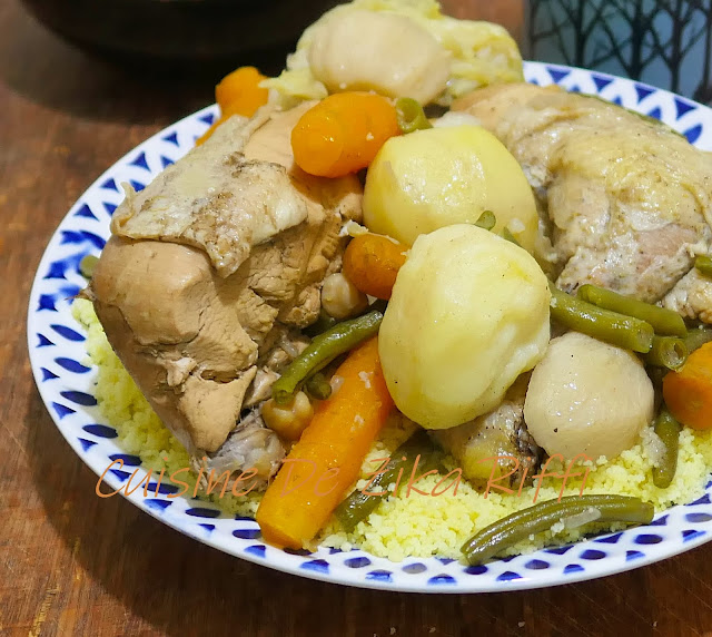 COUSCOUS ALGERIEN AU POULET ET NAVETS RONDS EN SAUCE BLANCHE