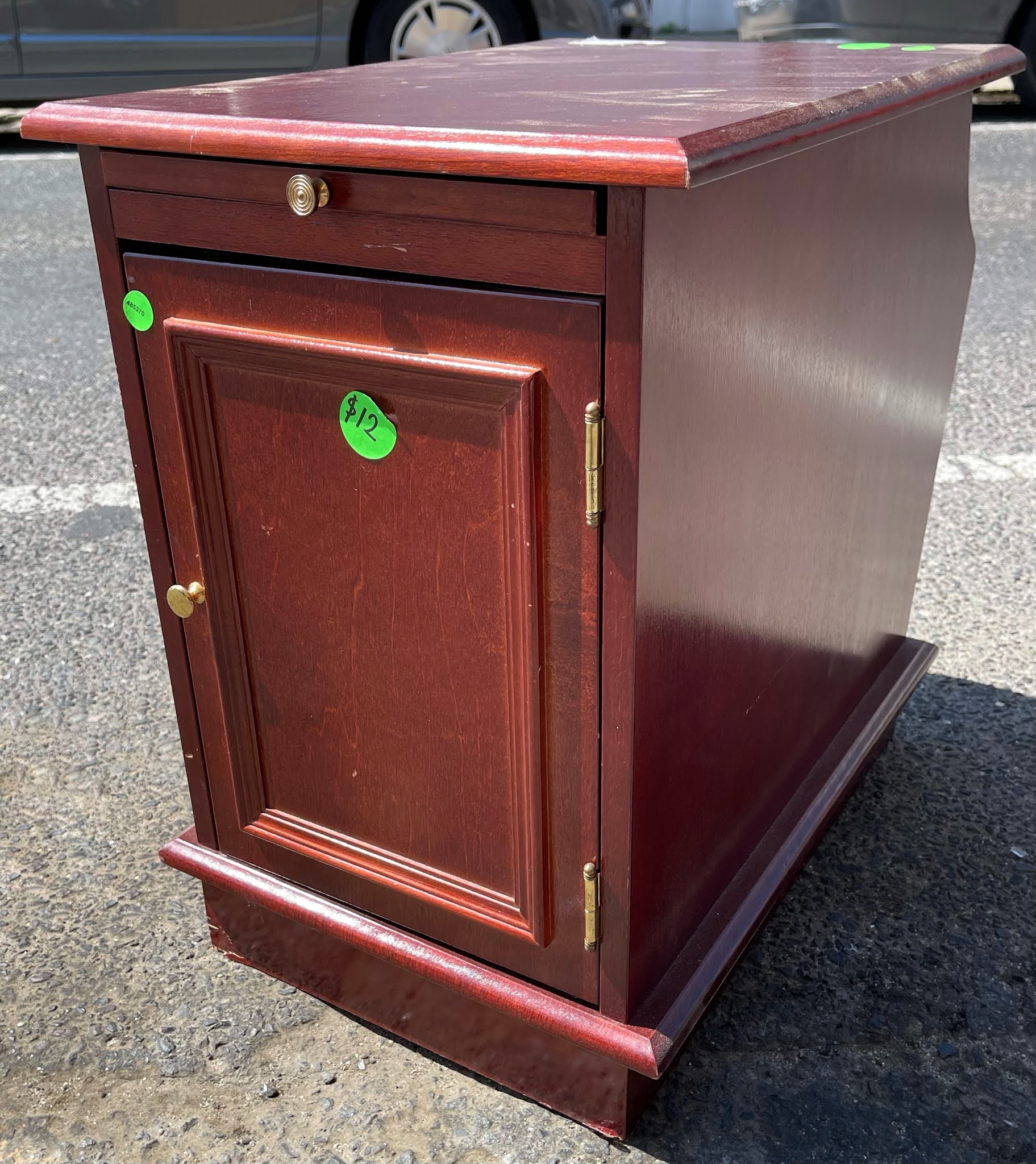 Uhuru Furniture & Collectibles 485370 Cherry End Table with Storage