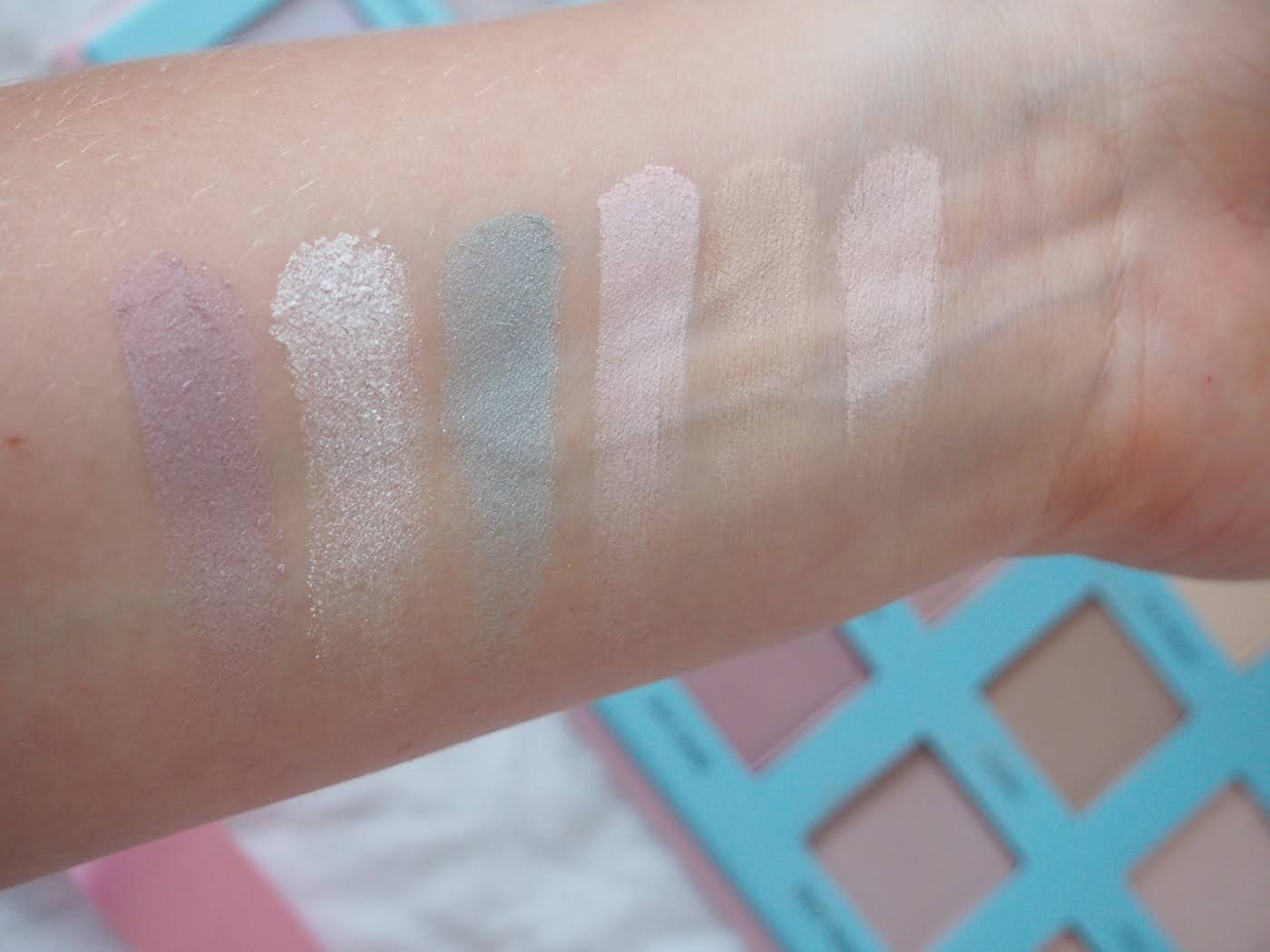 House of Skodulka Rival Loves Me Propadák roku paletky Out of Space