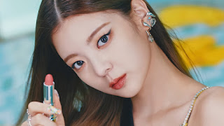 ITZY LOCO Lia MV Screenshot 4K #1540c Wallpaper PC Desktop