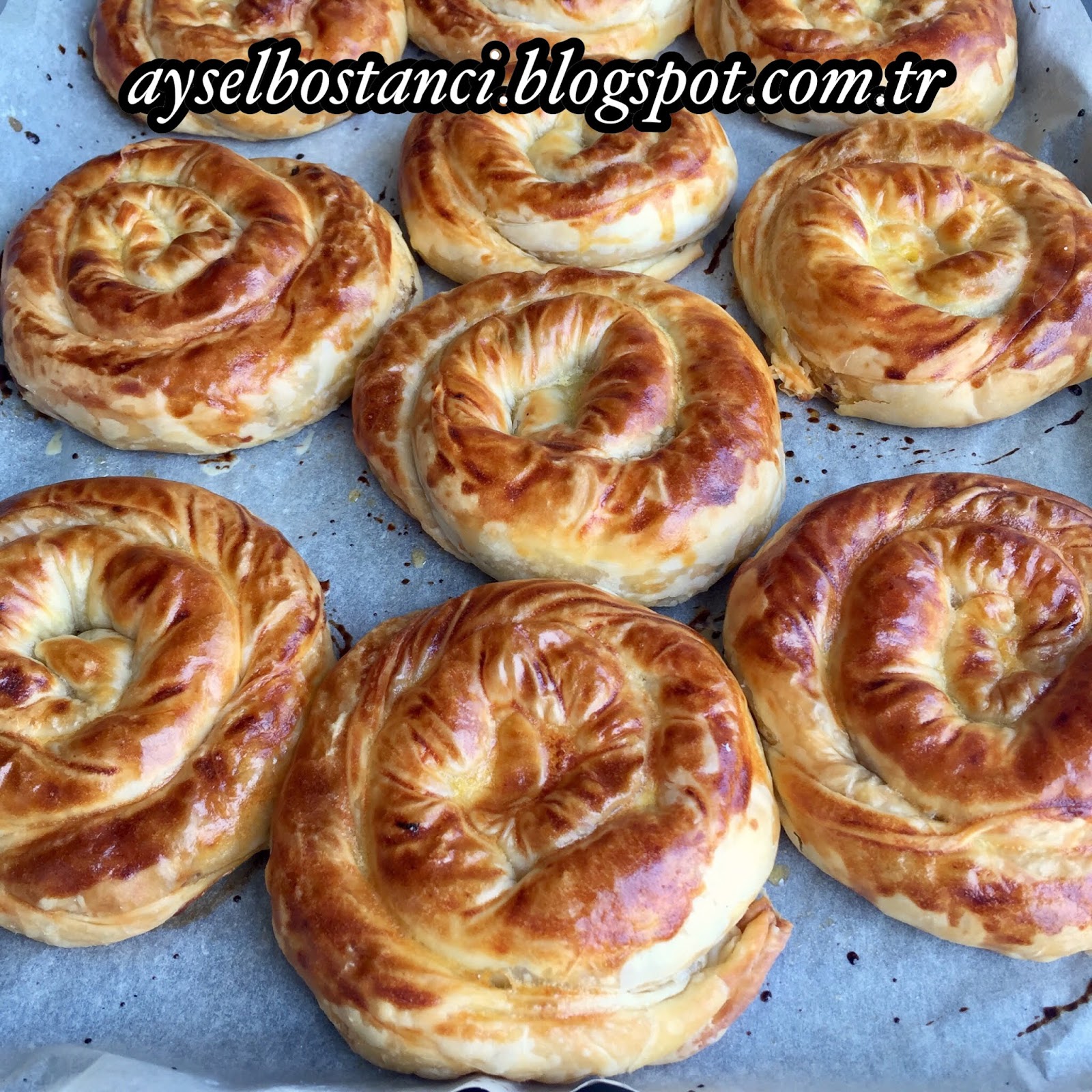 Aysel�in Mutfağı EL AÇMASI KIYMALI GÜL BÖREĞİ