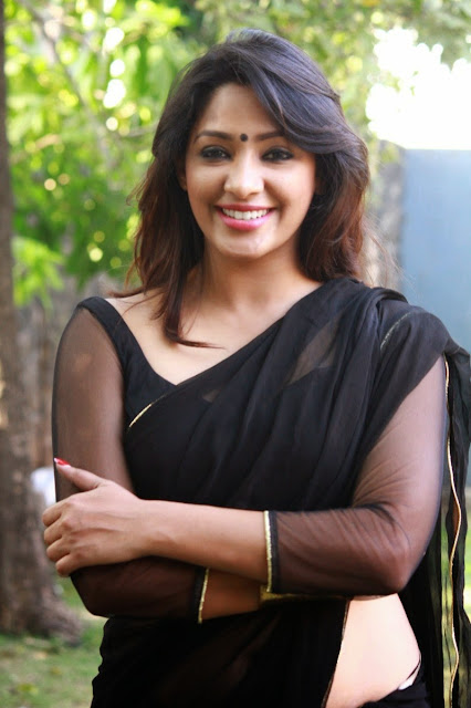 actress saree wallpapers