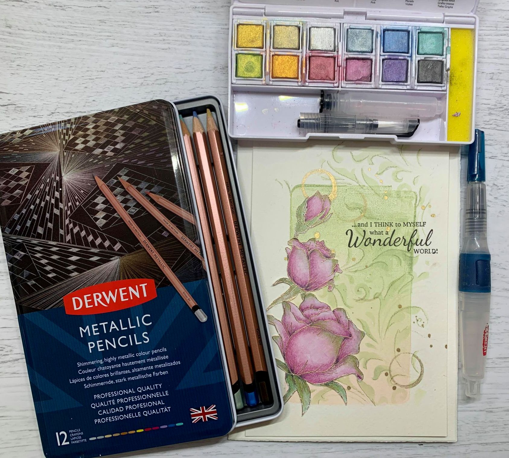 Colourstock Derwent Metallic Paint Pan set en de Metallic Potloden.