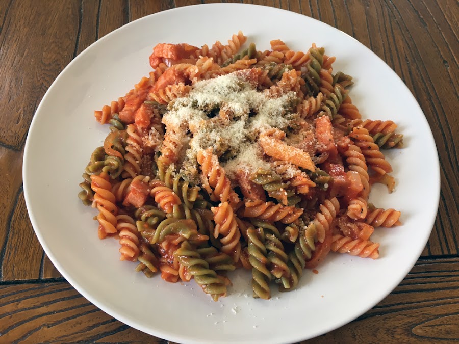 fusilli con bacon