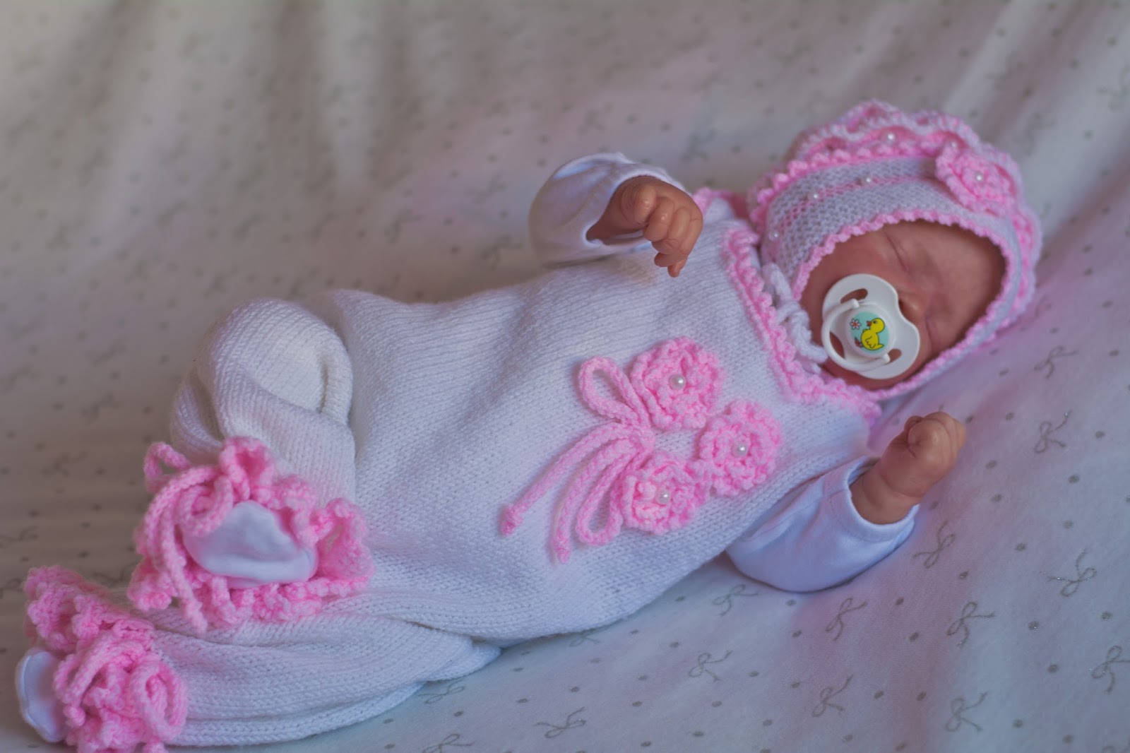 вязаные вещи для новорожденных. вязаные комплекты для новорожденных. вязаный комплект на выписку для новорожденных. вязаные комплекты для новорожденных. вязаный комплект на выписку для новорожденных.