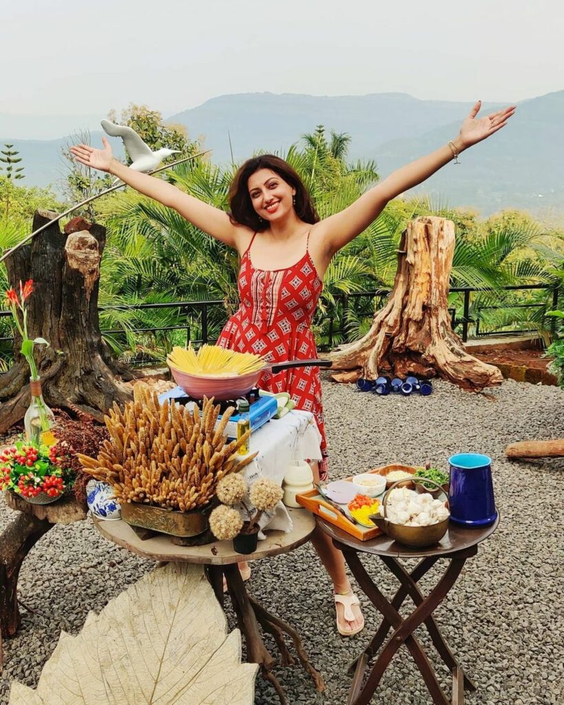 Actors Gallery: Hamsa Nandini Sizzling Holiday Pictures