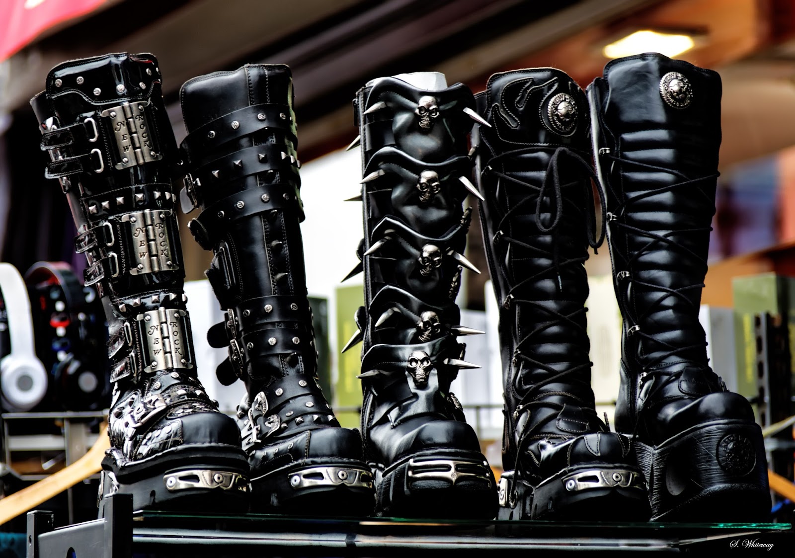 рок атрибутика. рок бункер магазин рок атрибутики москва вднх. рок одежда москва. рок атрибутика. неформальная одежда.