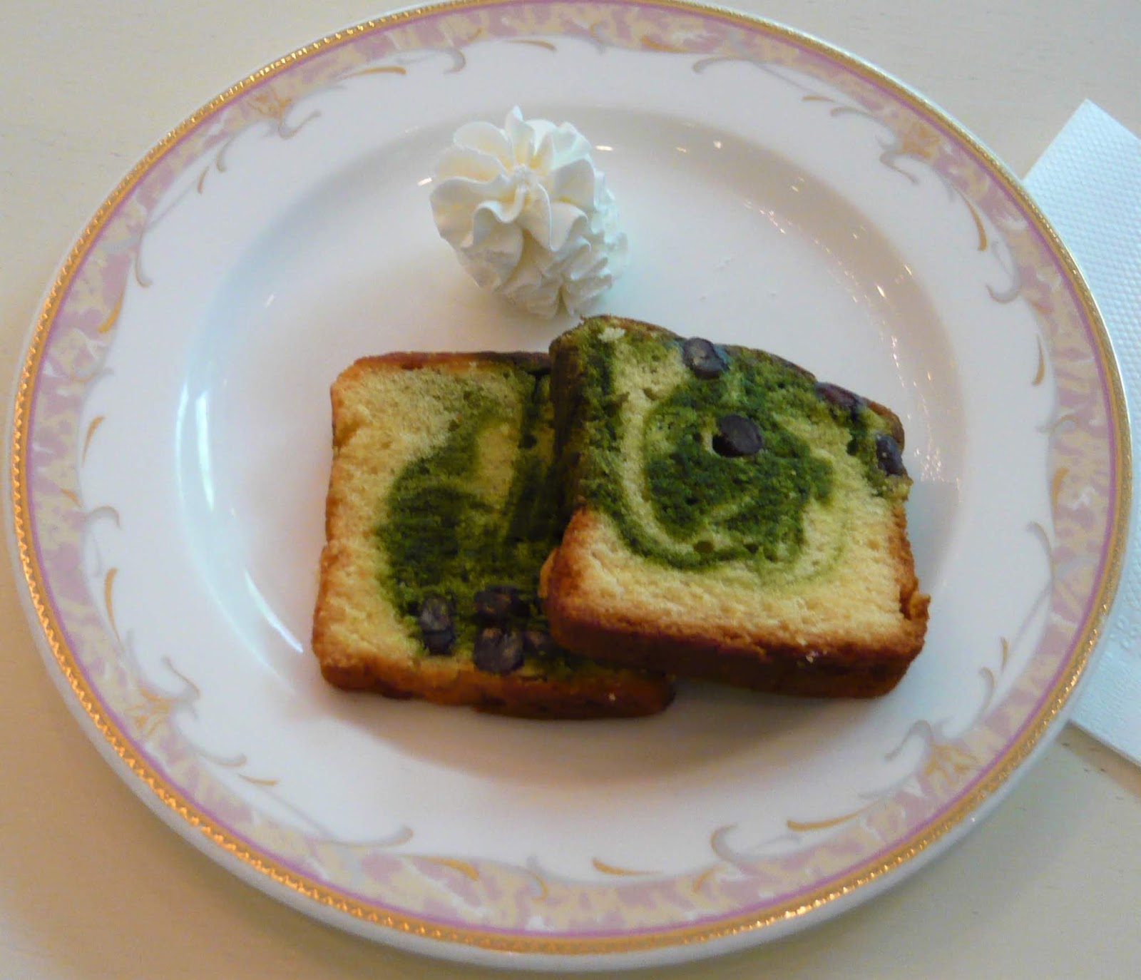 グルメ通り ランチ横丁 新横浜グレイスホテル ティーラウンジのホテルケーキセット