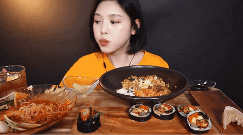 이미지에 대체텍스트 속성이 없습니다; 파일명은 giphy%2B%25281%2529.gif 입니다.