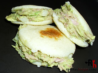 Arepas asadas de atún con aguacate-final