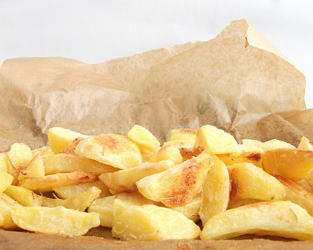 Cartofi copţi cu maioneză şi rozmarin