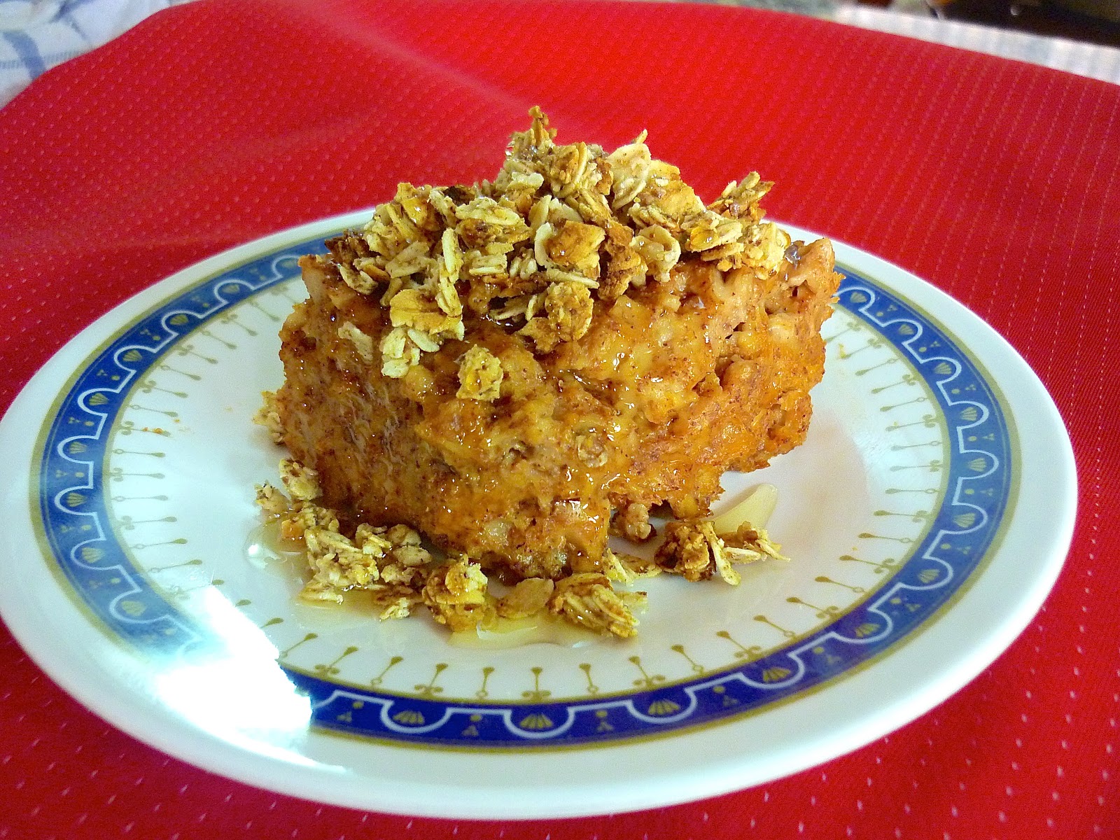 Overnight French Toast Oatmeal Bake with Crumble Topping