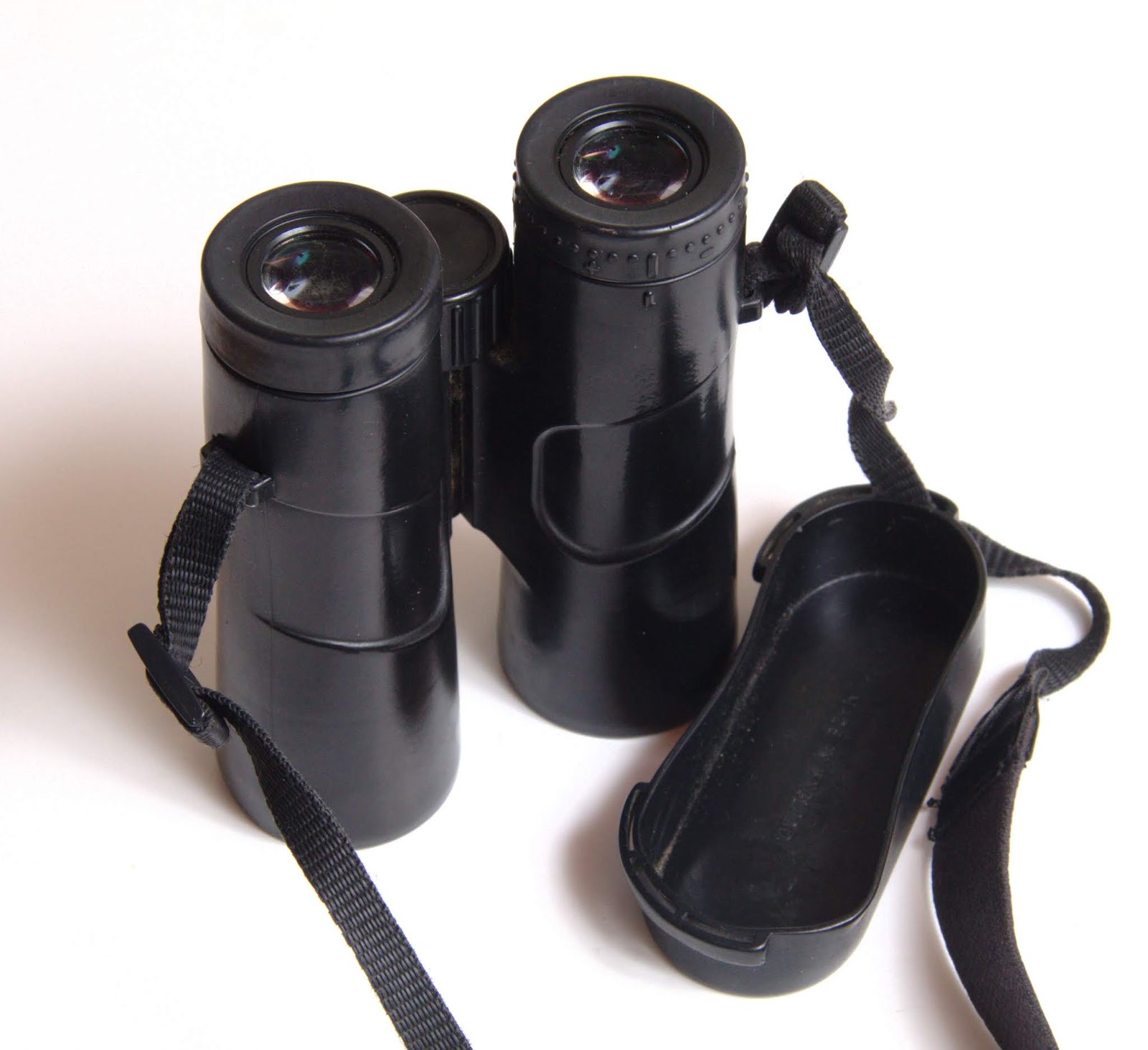 opticron 8x42