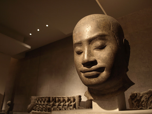 Busto de Jayavarman VII en el Museo Guimet de París