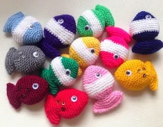 http://lilyrazz.blogspot.nl/2014/02/fish-candy-free-crochet-pattern.html