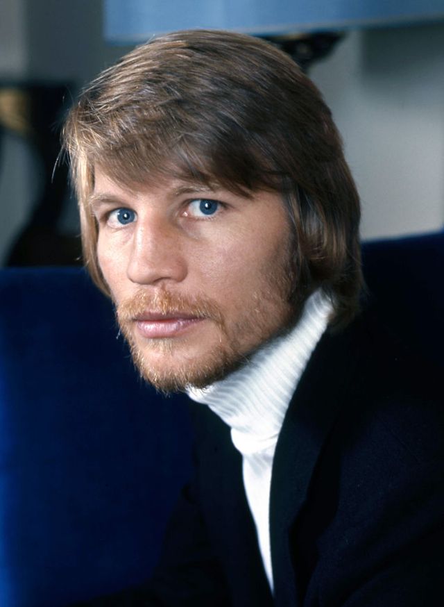 Portrait Photos of Michael York in the 1960s and ’70s ~ Vintage Everyday