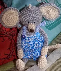 http://www.ravelry.com/patterns/library/amigurumi-big-eared-mouse