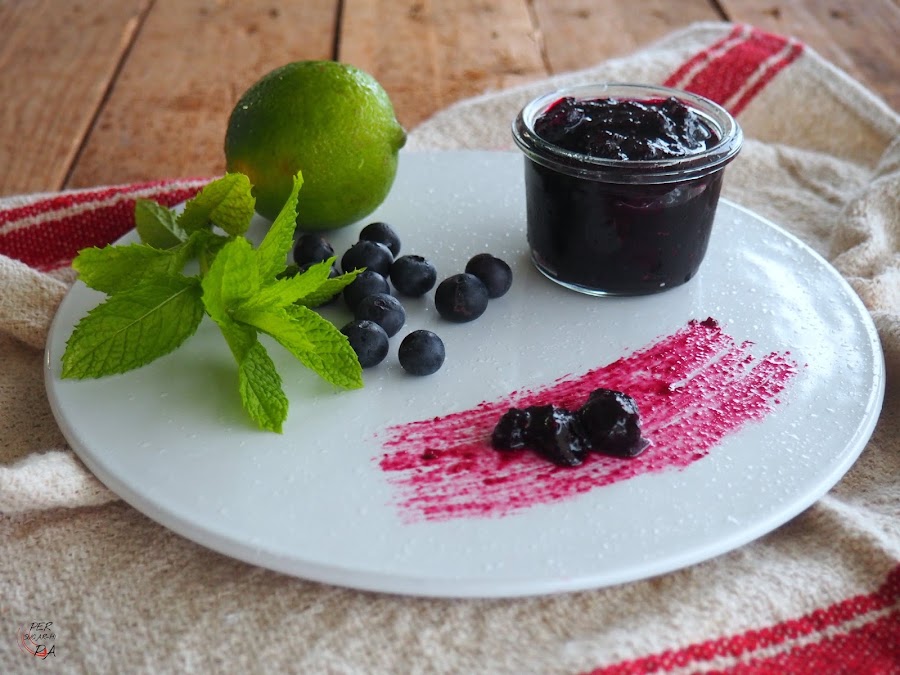 Mermelada de arándanos al perfume de mojito: menta, lima y ron