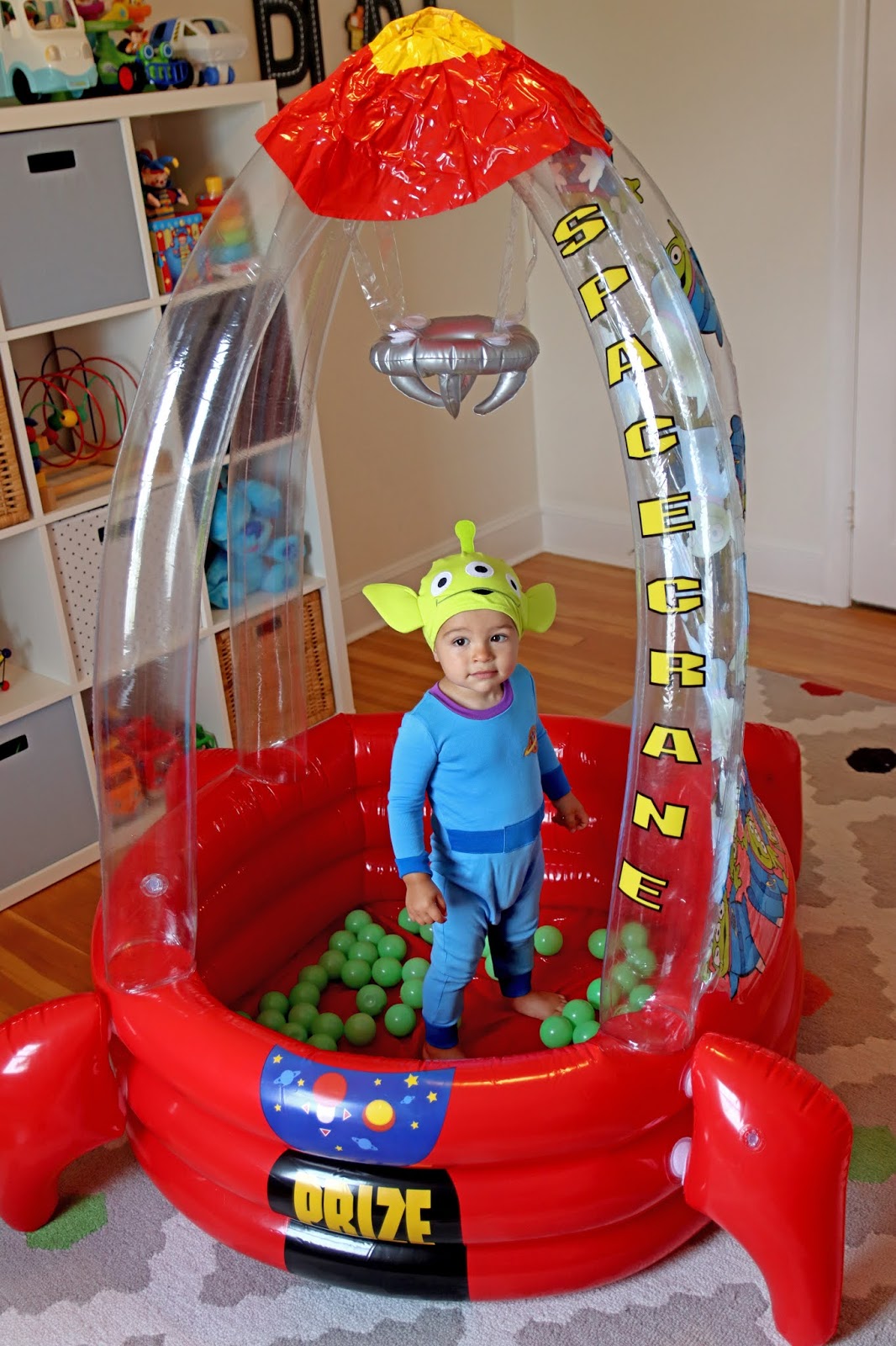 Dan the Pixar Fan Toy Story "THE CLAW" Inflatable Pizza Space