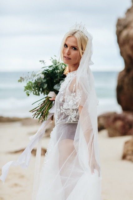 GOLD COAST BRIDAL HAIR SPECIALIST WEDDING HAIRSTYLIST BYRON BAY FEATHER AND FINCH PHOTOGRAPHY