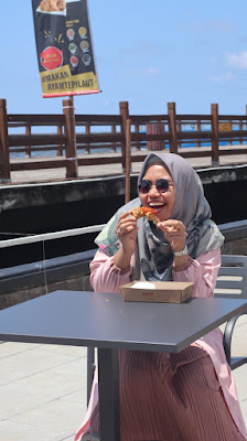 review makan murah Ancol di Ayam Tepi Laut