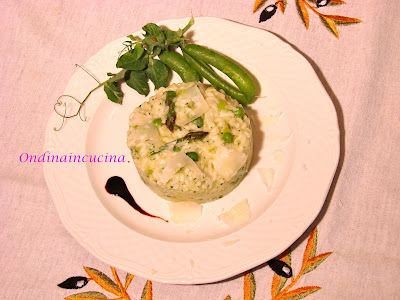 risotto con piselli freschi e asparagi verdi