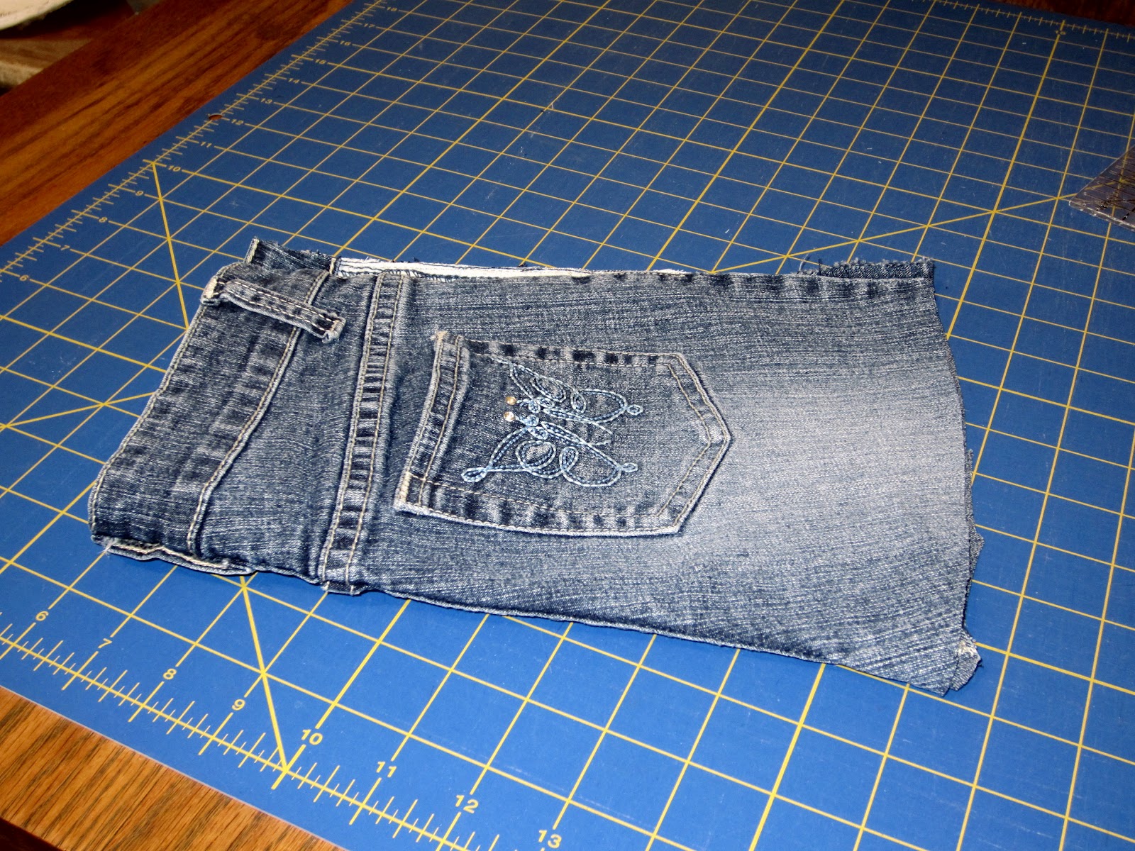 My Patchwork Quilt: UP-CYCLED JEAN APRON