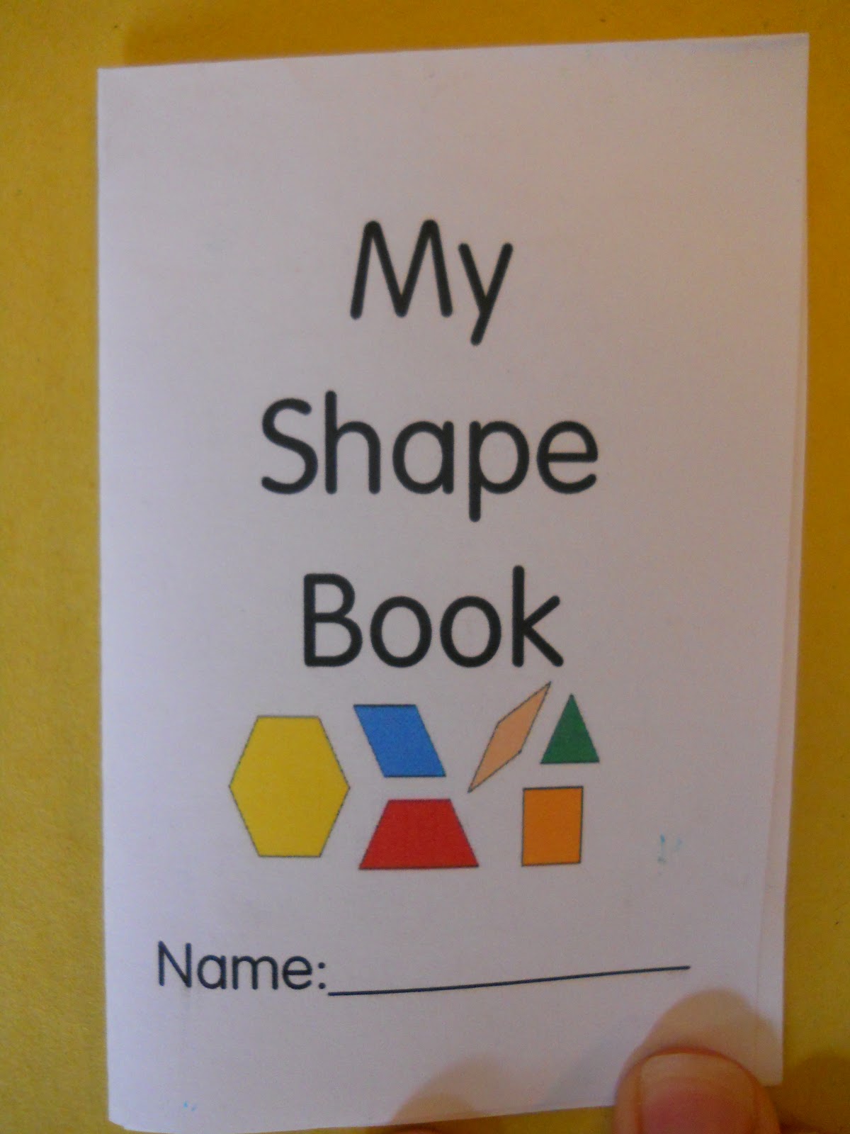 Mrs T s First Grade Class 2D Shape Mini Book