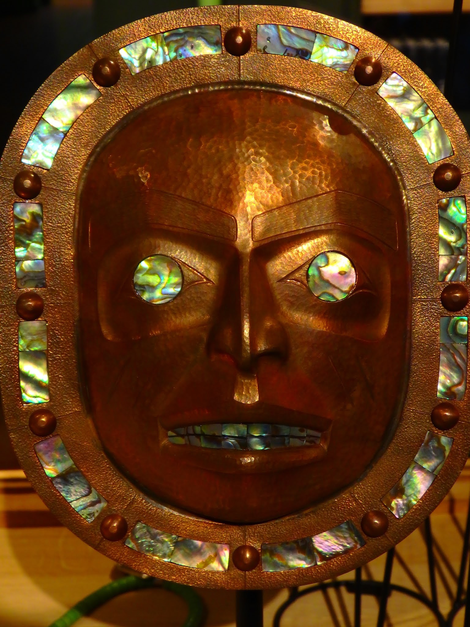 Trivial Art Tribal Art = TATA Moedhart Gallery in 'sHertogenbosch