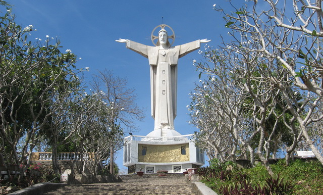 Tượng Chúa Jesus trên núi Tao Phùng - Cảm nhận Việt Nam