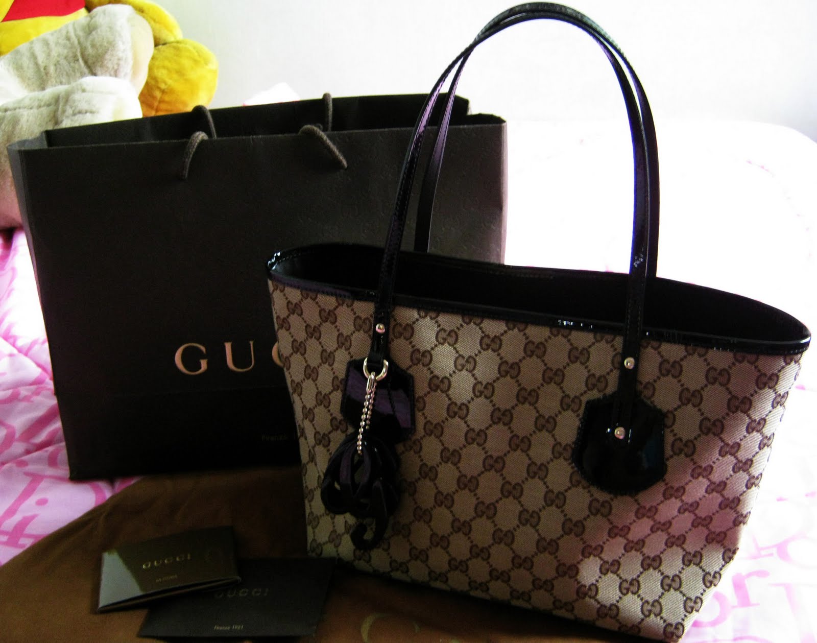 Fabulous lovely finds: AUTHENTIC GUCCI JOLIE MEDIUM TOTE