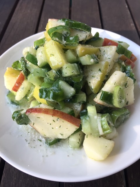 vegan - go lucky: Gurken Apfel Salat (Thüringen)