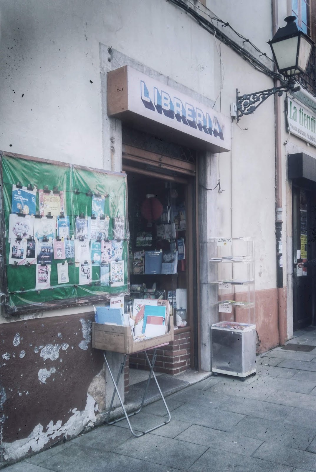 Letricidios premeditados La librería Letricidios premeditados La librería
