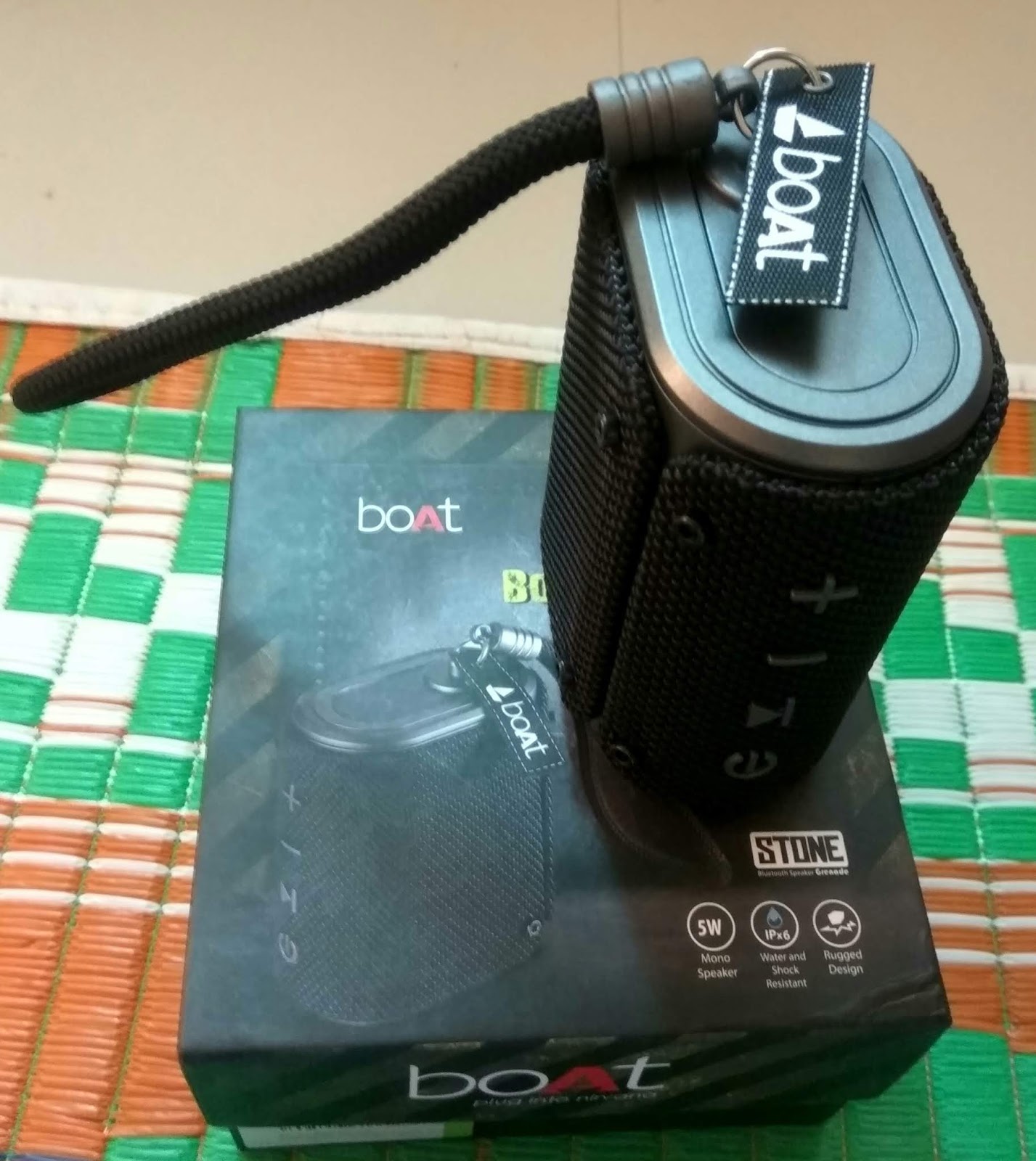 boat stone grenade speaker