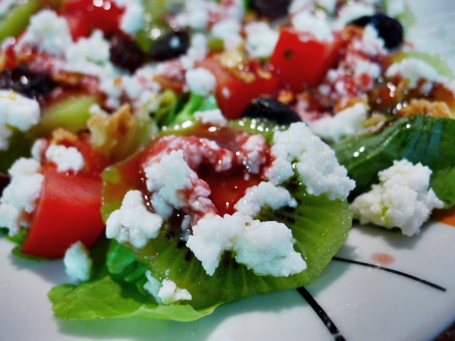  ENSALADA DE KIWI Y REQUESON CON VINAGRETA DE FRAMBUESA / LA CHINATA 
