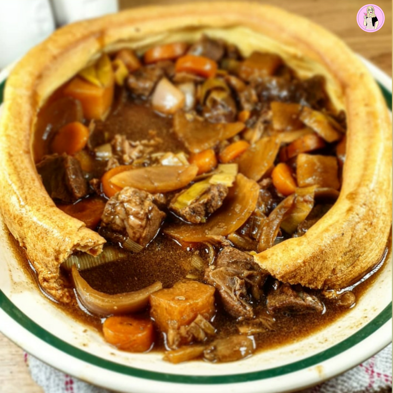 https://1.bp.blogspot.com/-HWwh6K_I5x8/XnNAZEI2pCI/AAAAAAABu-U/jaN3ubh4g5QMxRV2tdM11UtOKMSaugLlgCLcBGAsYHQ/s1600/Beef_casserole_yorkshire.png