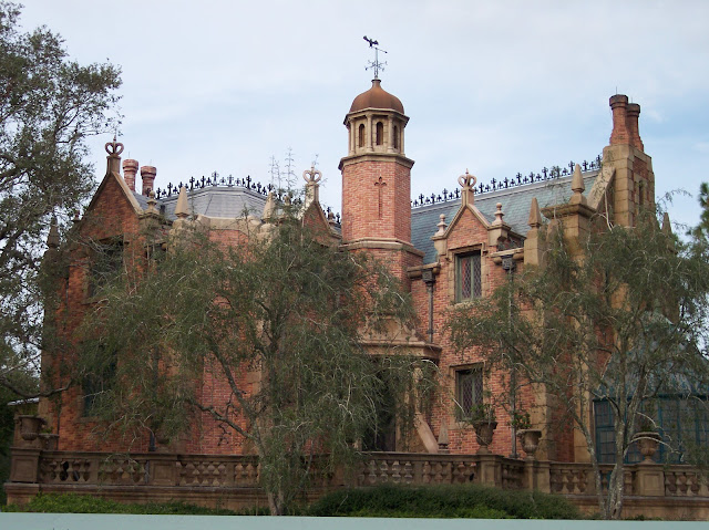 Haunted Mansion Exterior Magic Kingdom Disney World