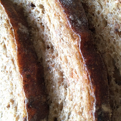 Bread with seeds and malted wheat flakes