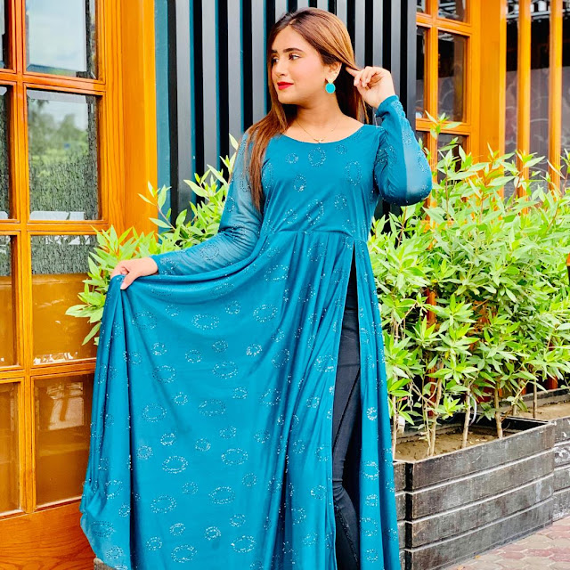 minahil malik, minahil malik biography, Minahil malik dresses, Minahil malik new song, minahil malik song, minahil malik wedding, minahil malik without makeup,