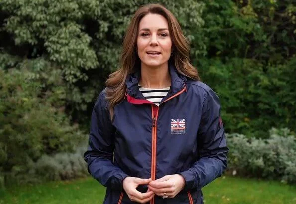 Kate Middleton wore an Ineos team UK windbreaker jacket from Belstaff Britannia, and drey long sleeved from Belstaff Britannia. Ben Ainslie