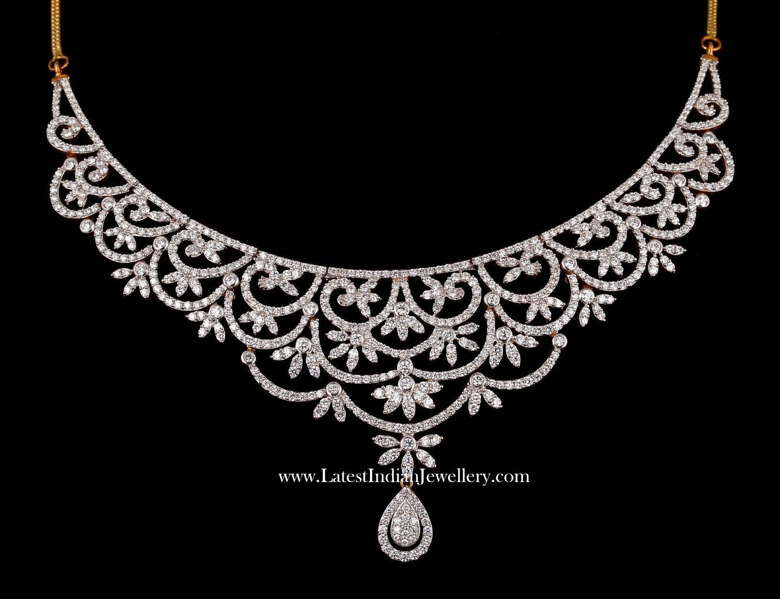 Strikingly Designed Diamond Necklace