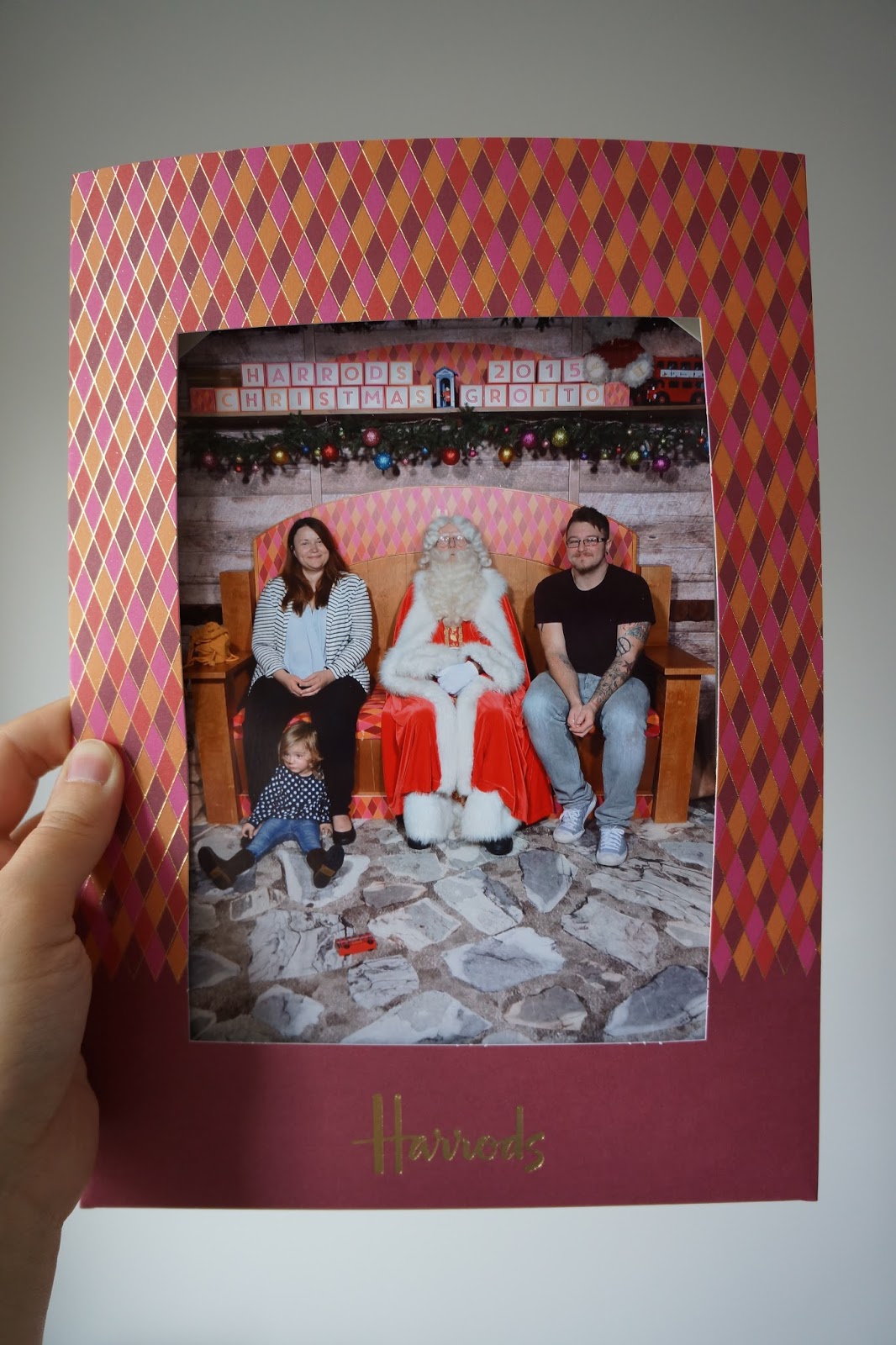 harrods christmas grotto 2015 toddler tantrum funny santa family picture