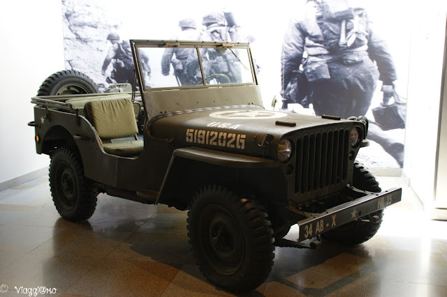 Interno del cinema circolare di Arromanches 360°