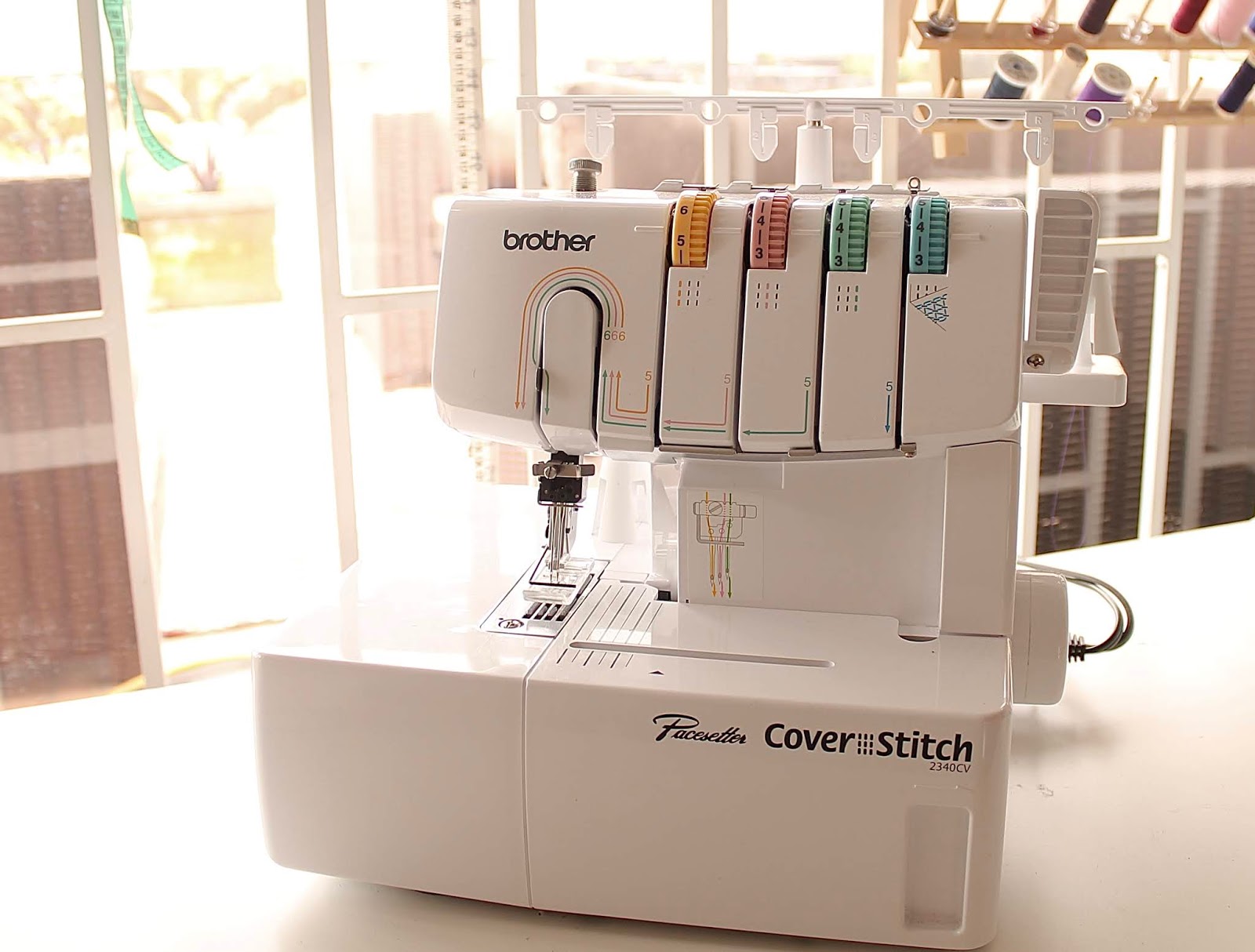 оверлок babylock blcs-2 cover stich. швейная машина brother 2340 cv какие функции.